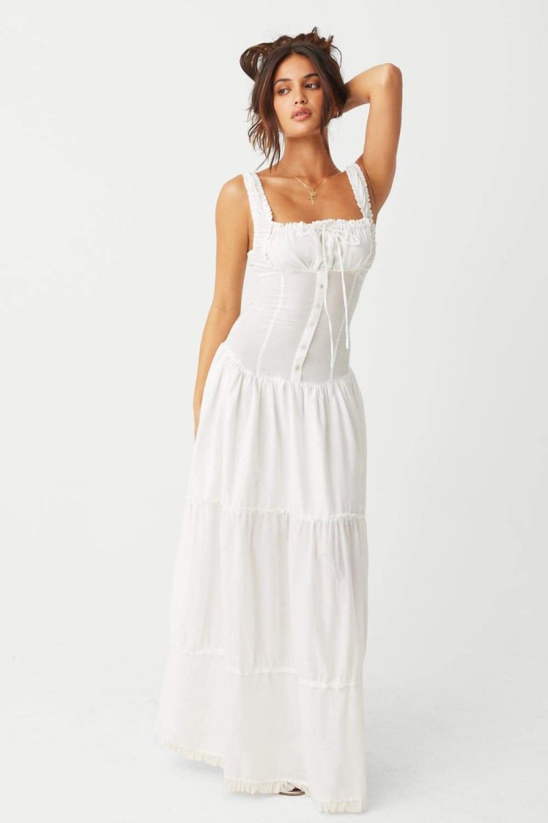 Well Tailored Dress with a Graceful Silhouette