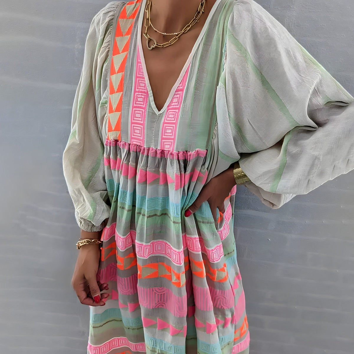 Well Tailored Dress with a Graceful Silhouette
