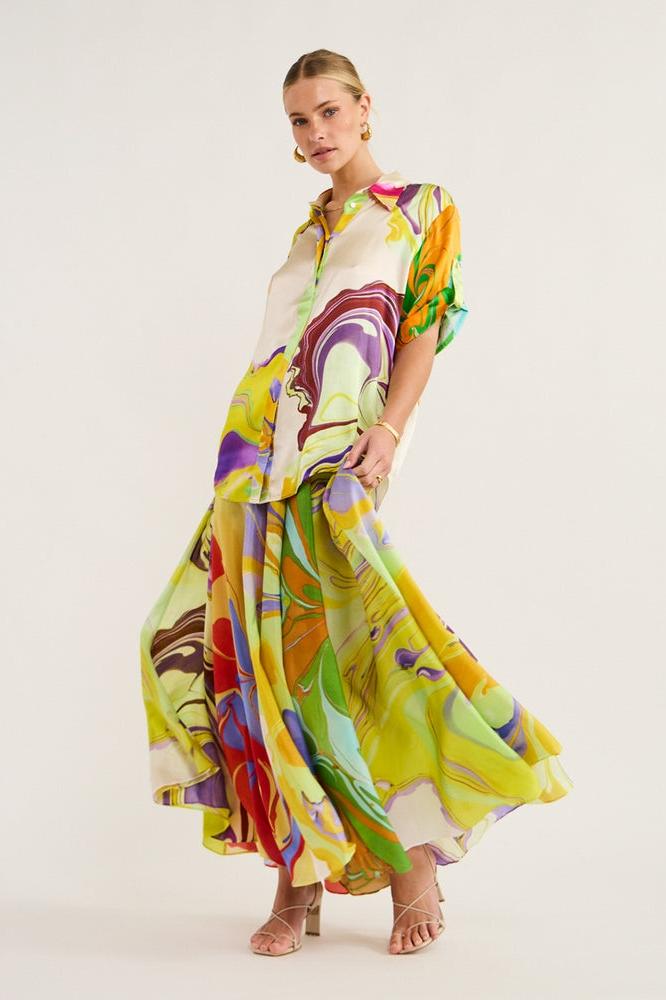 Effortlessly Elegant Blouse with a Timeless Design