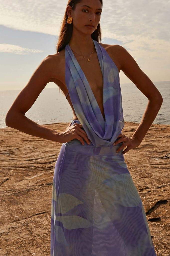 Effortlessly Elegant Dress with a Timeless Design