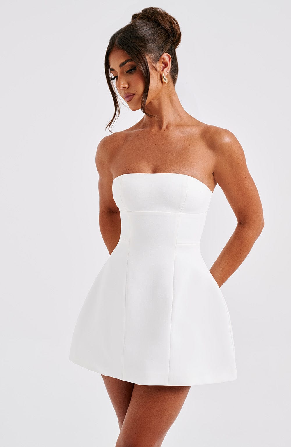 Gracefully Styled Dress for Any Occasion