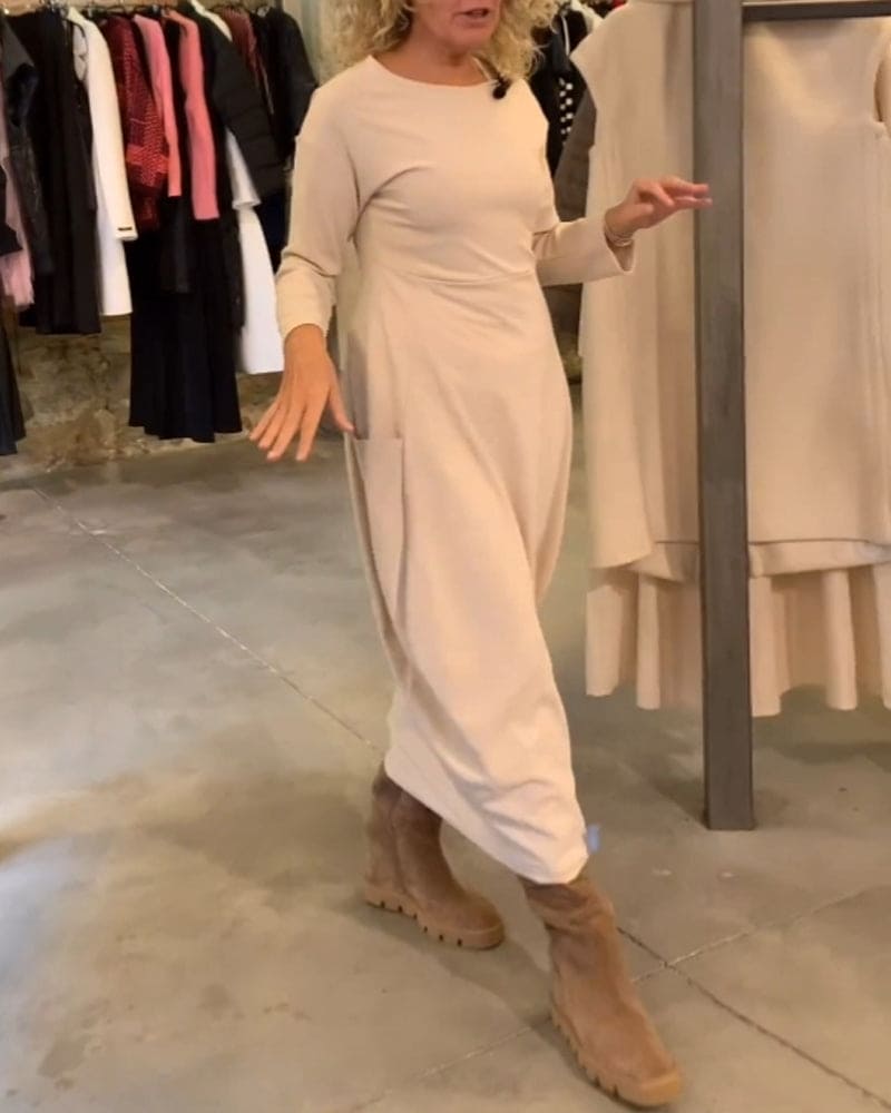 Sophisticated Dress with a Clean Classic Look