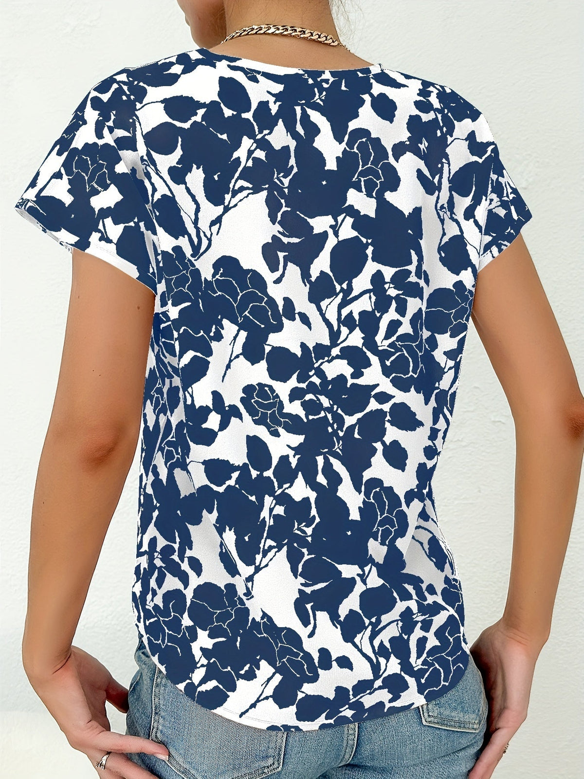Beautifully Crafted Blouse in a Classic Style