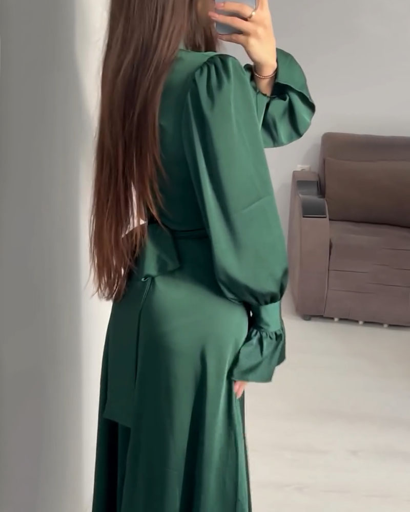 Effortlessly Elegant Dress with a Timeless Design