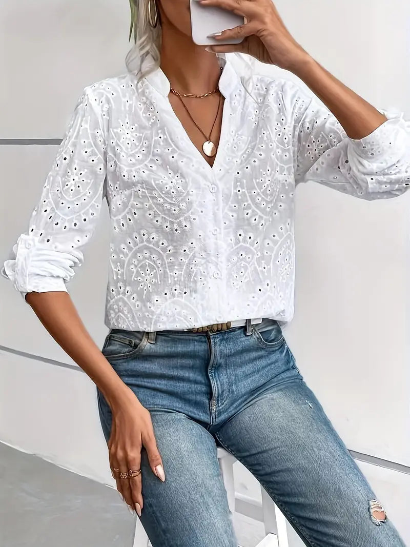 Sophisticated Blouse with a Clean Classic Look