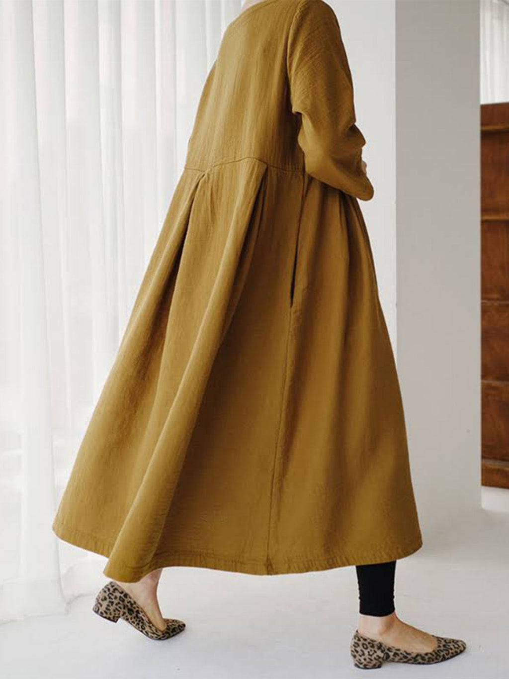 Classic Vintage Dress with a Flattering Fit