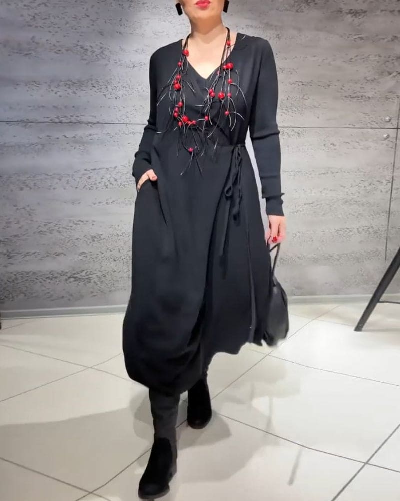Well Tailored Dress with a Graceful Silhouette