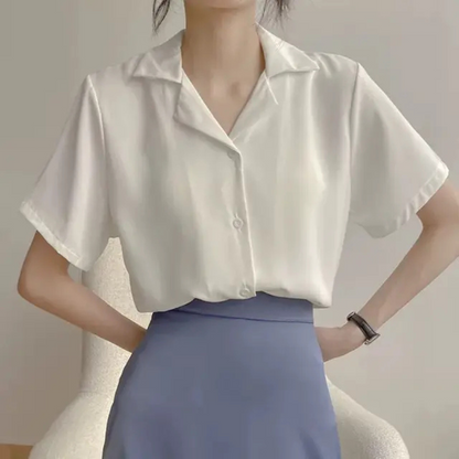 Well Tailored Shirt with a Graceful Silhouette