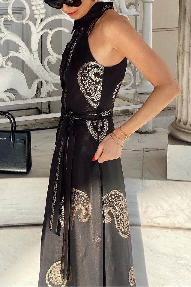 Effortlessly Elegant Dress with a Timeless Design
