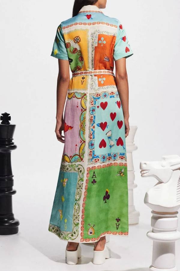 Beautifully Finished Dress in a Timeless Design