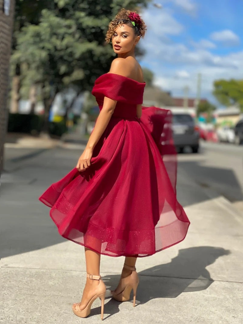 Beautifully Finished Dress in a Timeless Design
