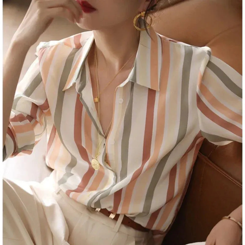 Well Tailored Shirt with a Graceful Silhouette