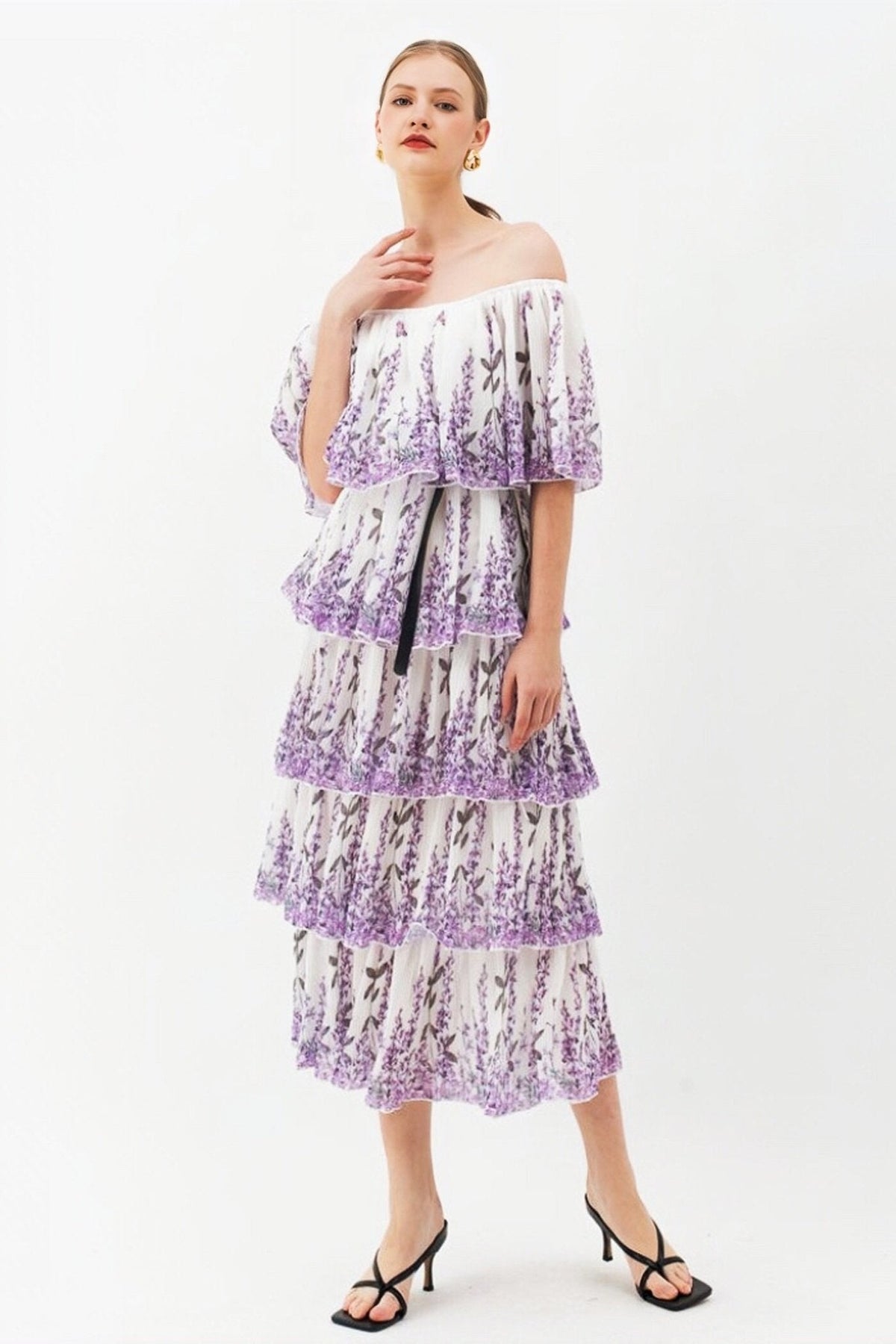 Gracefully Styled Dress for Any Occasion
