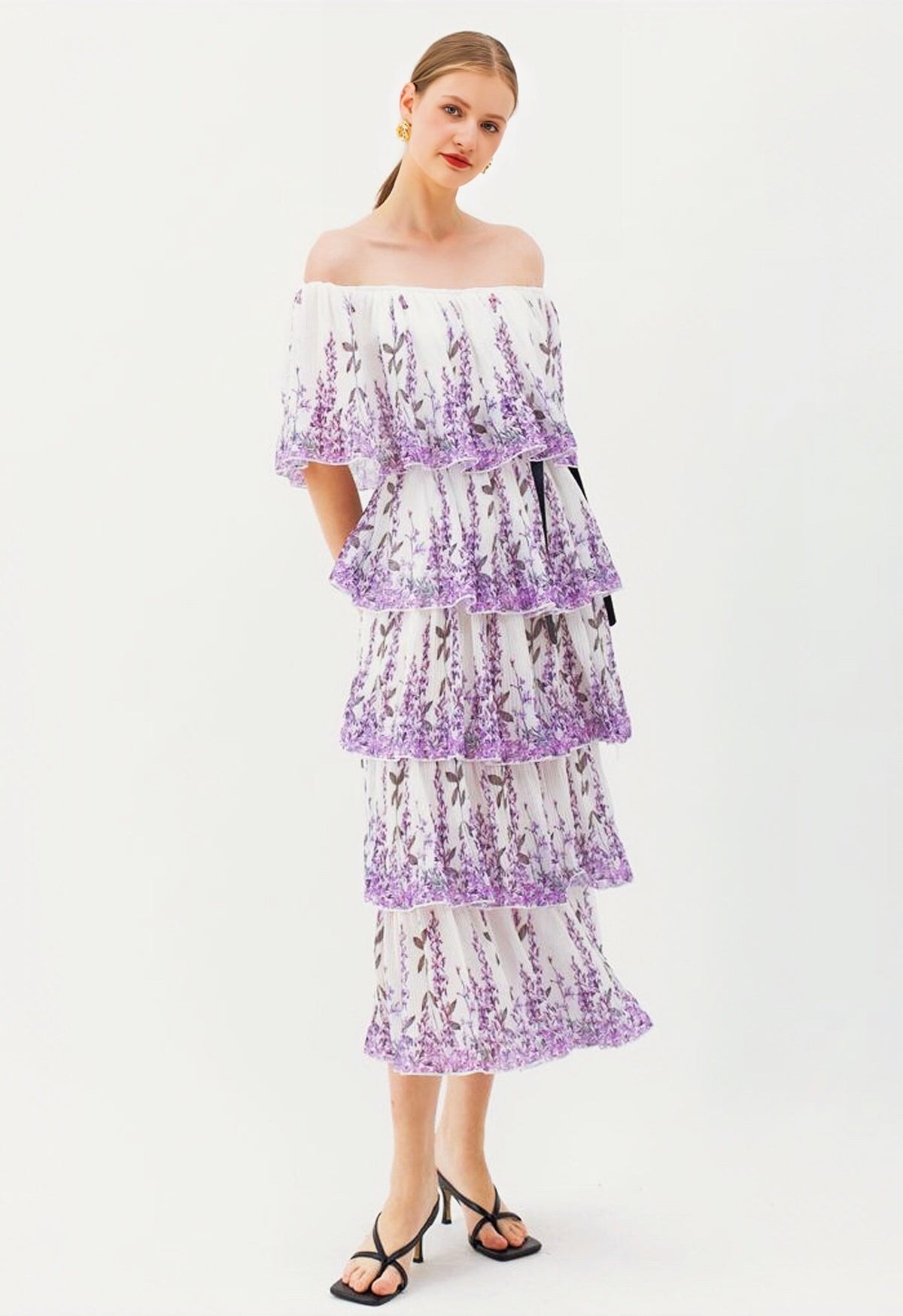 Gracefully Styled Dress for Any Occasion