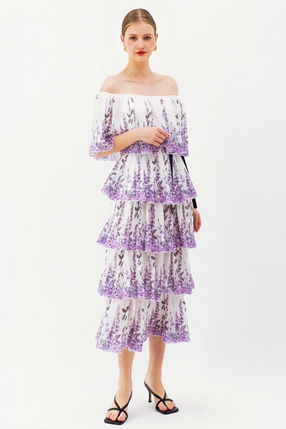 Gracefully Styled Dress for Any Occasion
