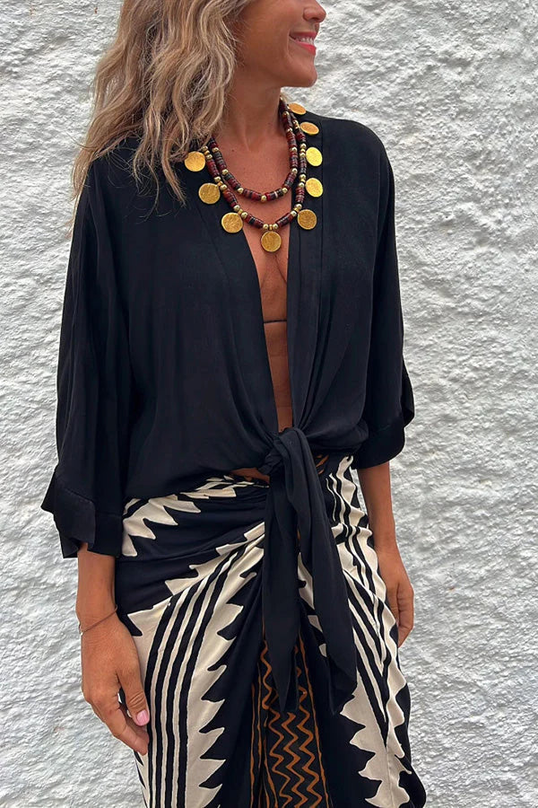 Effortlessly Elegant Blouse with a Timeless Design