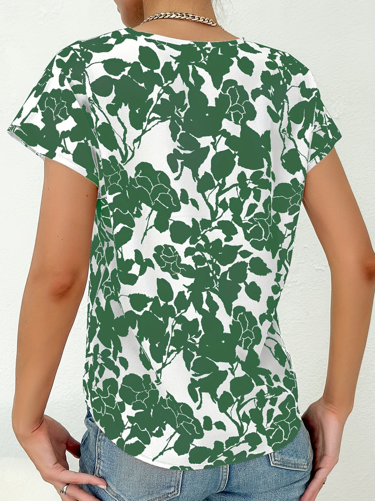 Beautifully Crafted Blouse in a Classic Style