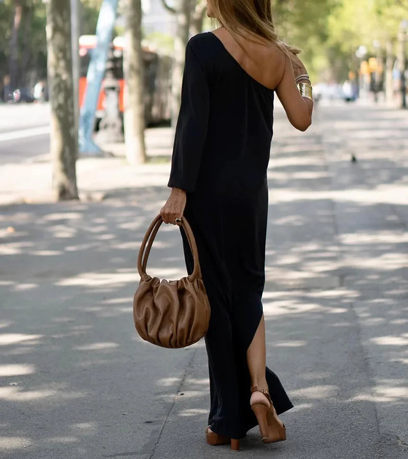 Effortlessly Elegant Dress with a Timeless Design