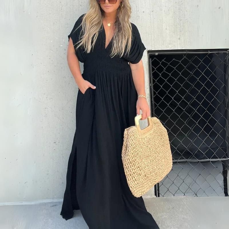 Beautifully Finished Dress in a Timeless Design