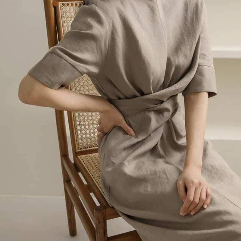 Effortlessly Elegant Dress with a Timeless Design