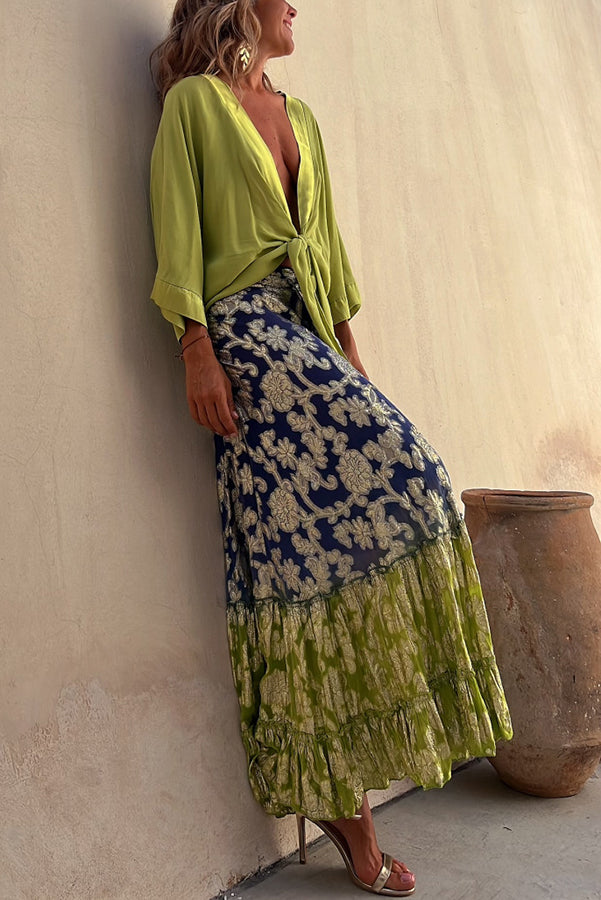 Effortlessly Elegant Blouse with a Timeless Design