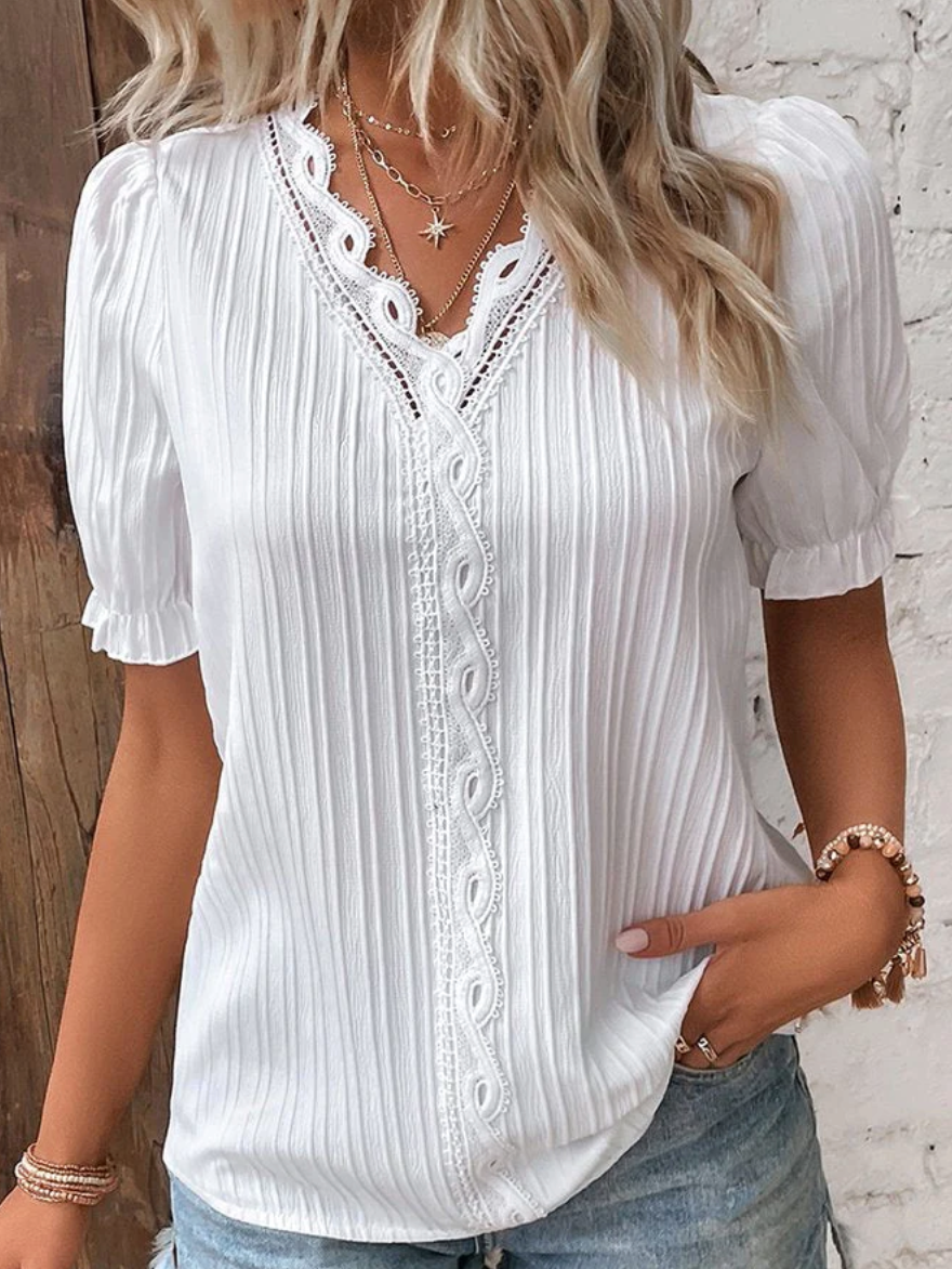 Well Tailored T-Shirt with a Graceful Silhouette