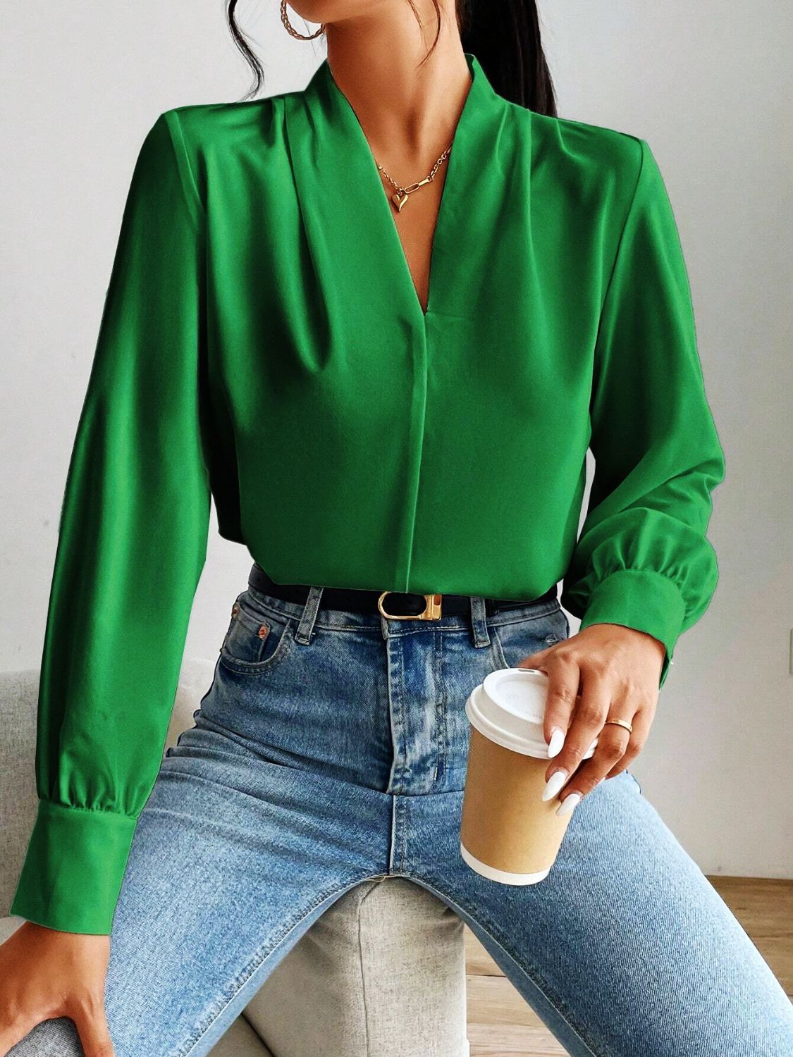 Effortlessly Elegant Shirt with a Timeless Design