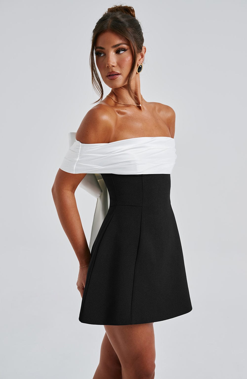 Gracefully Styled Dress for Any Occasion