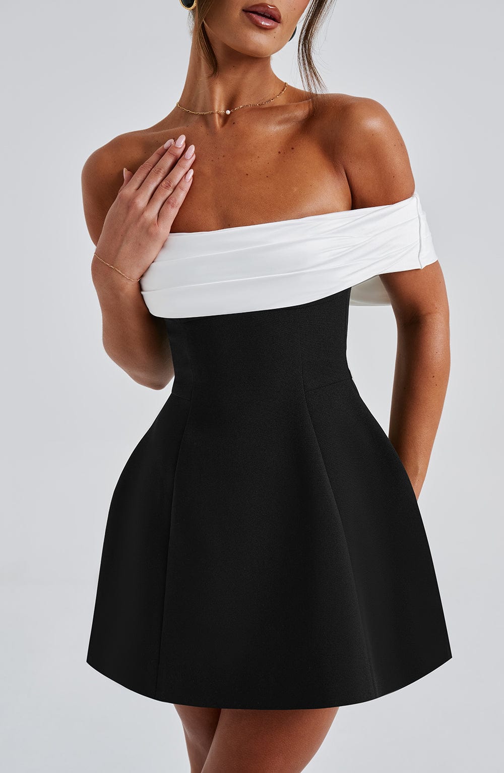 Gracefully Styled Dress for Any Occasion