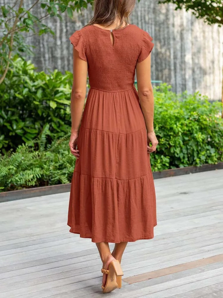 Beautifully Finished Dress in a Timeless Design
