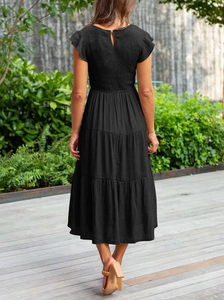 Effortlessly Elegant Dress with a Timeless Design
