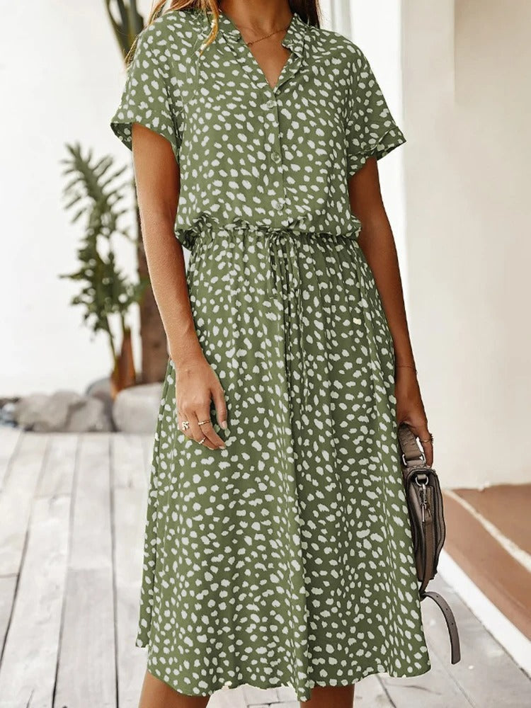 Classic Vintage Dress with a Flattering Fit