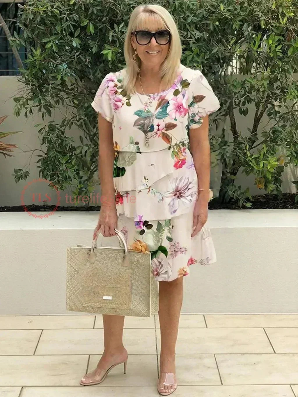 Gracefully Styled Dress for Any Occasion