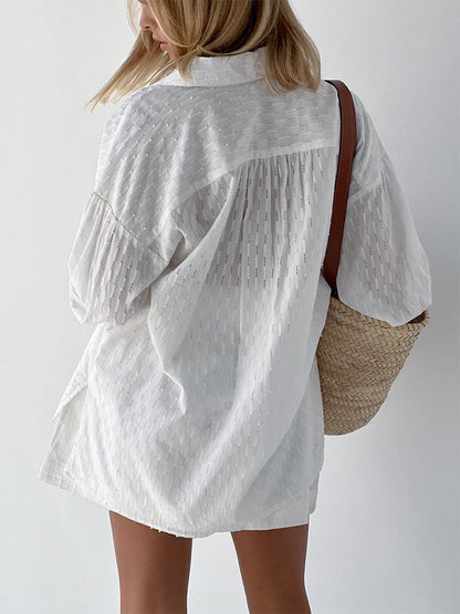 Effortlessly Elegant T-Shirt with a Timeless Design