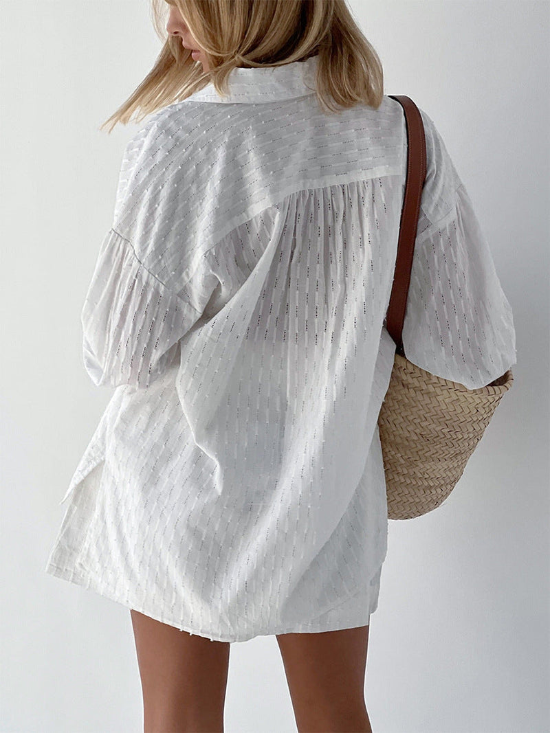 Effortlessly Elegant T-Shirt with a Timeless Design