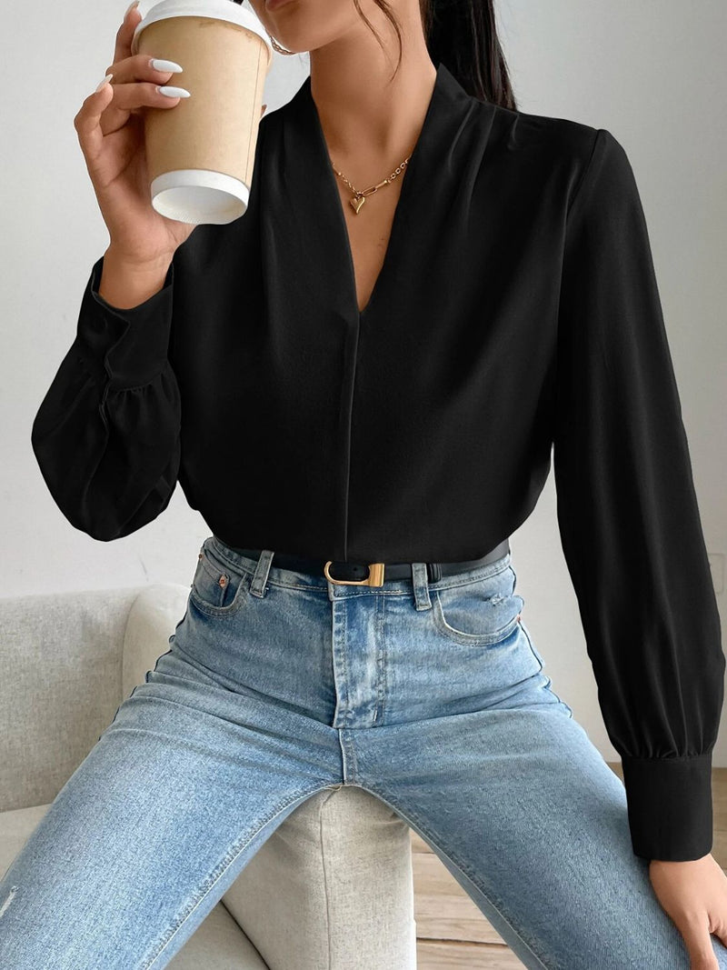 Effortlessly Elegant Shirt with a Timeless Design