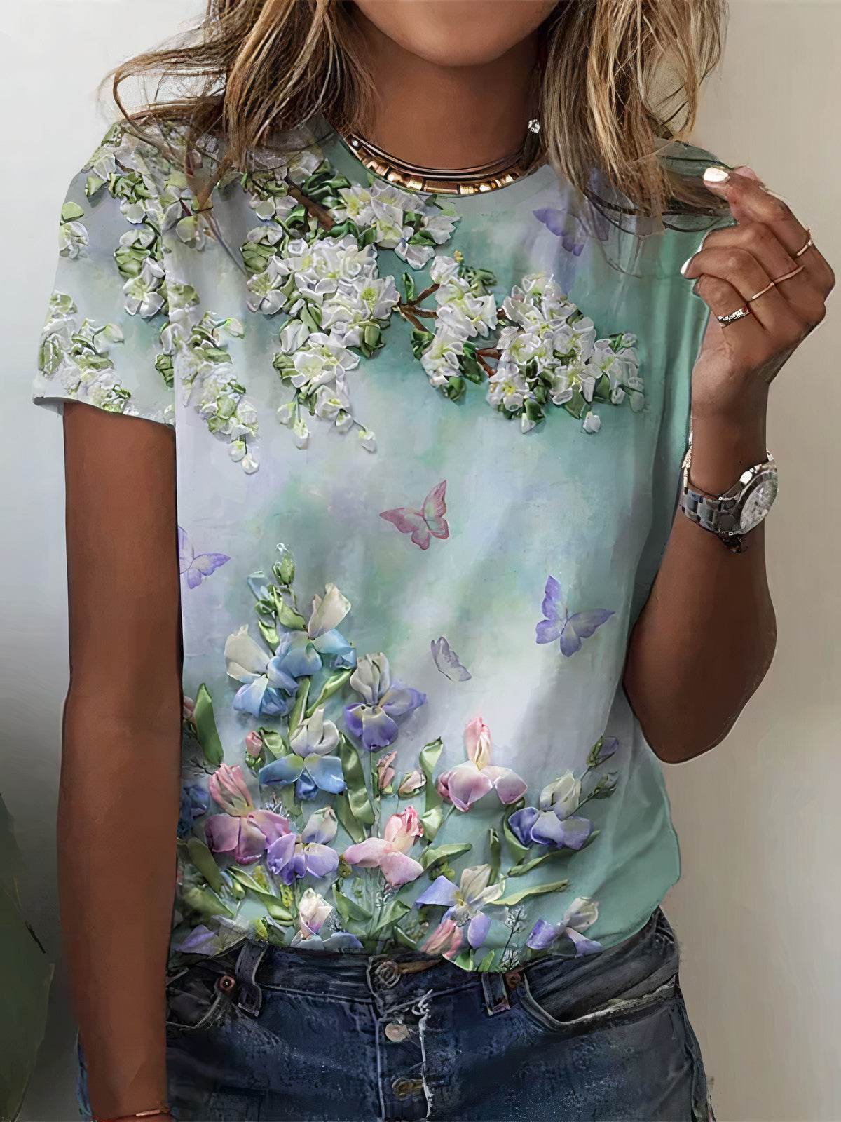Beautifully Crafted T-Shirt in a Classic Style