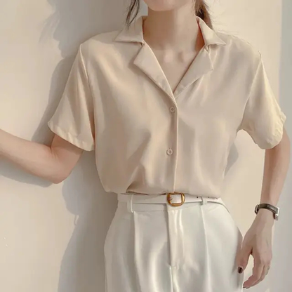 Well Tailored Shirt with a Graceful Silhouette