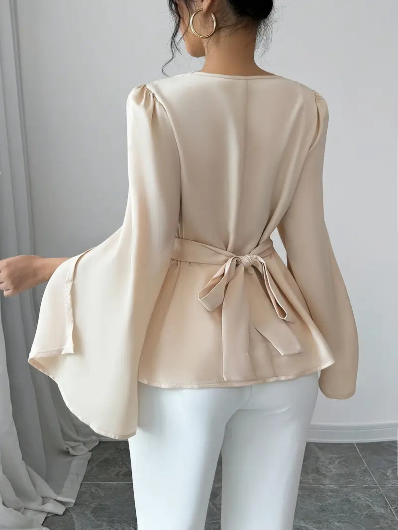 Classic Vintage Blouse with a Flattering Fit