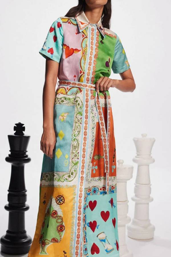 Beautifully Finished Dress in a Timeless Design