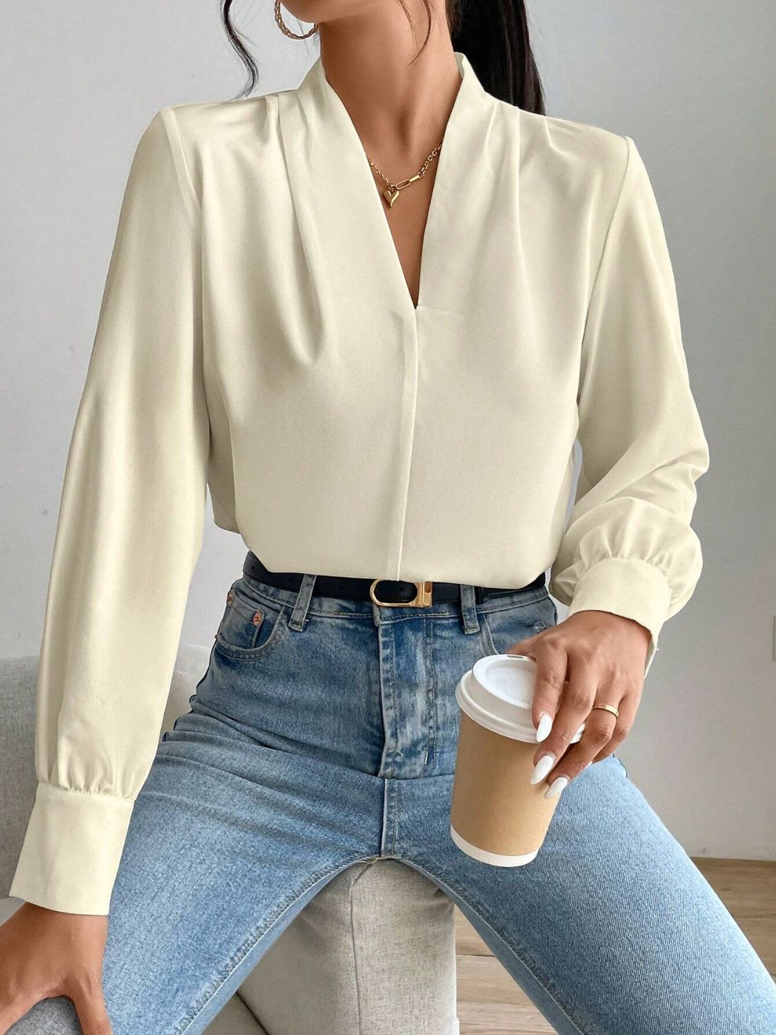 Effortlessly Elegant Shirt with a Timeless Design