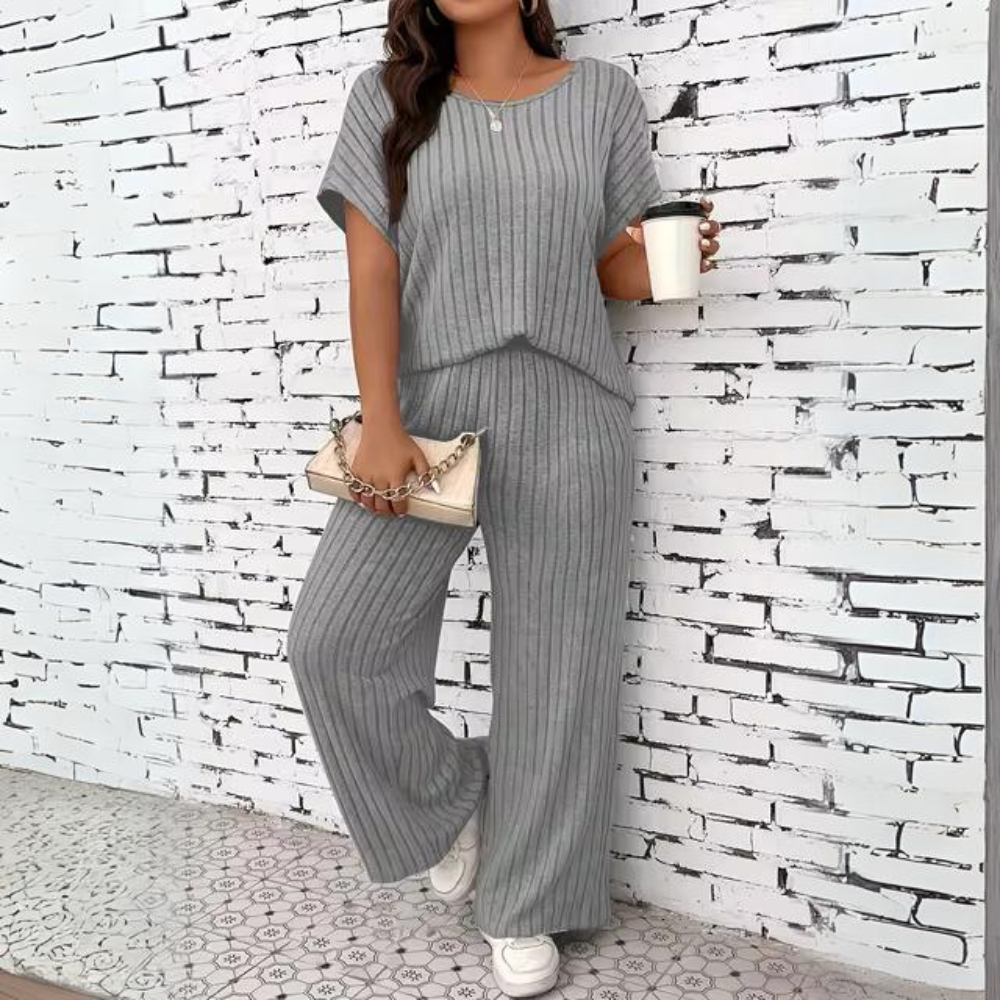 Classic Vintage Shirt with a Flattering Fit