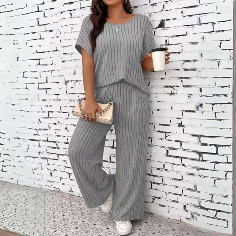 Classic Vintage Shirt with a Flattering Fit