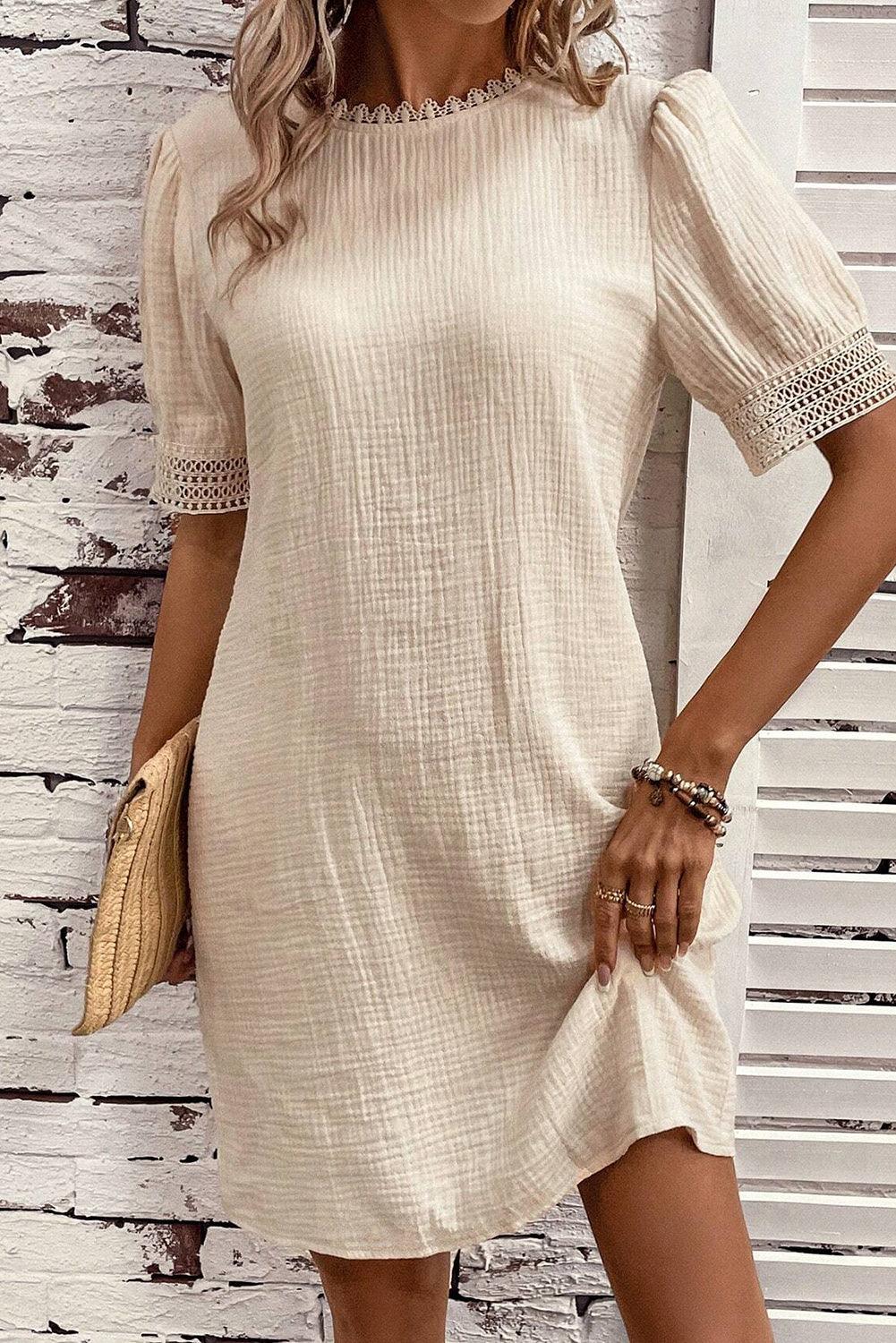 Effortlessly Elegant Dress with a Timeless Design