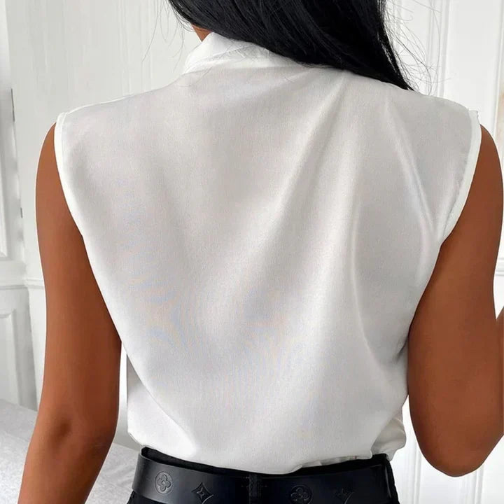 Well Tailored Blouse with a Graceful Silhouette