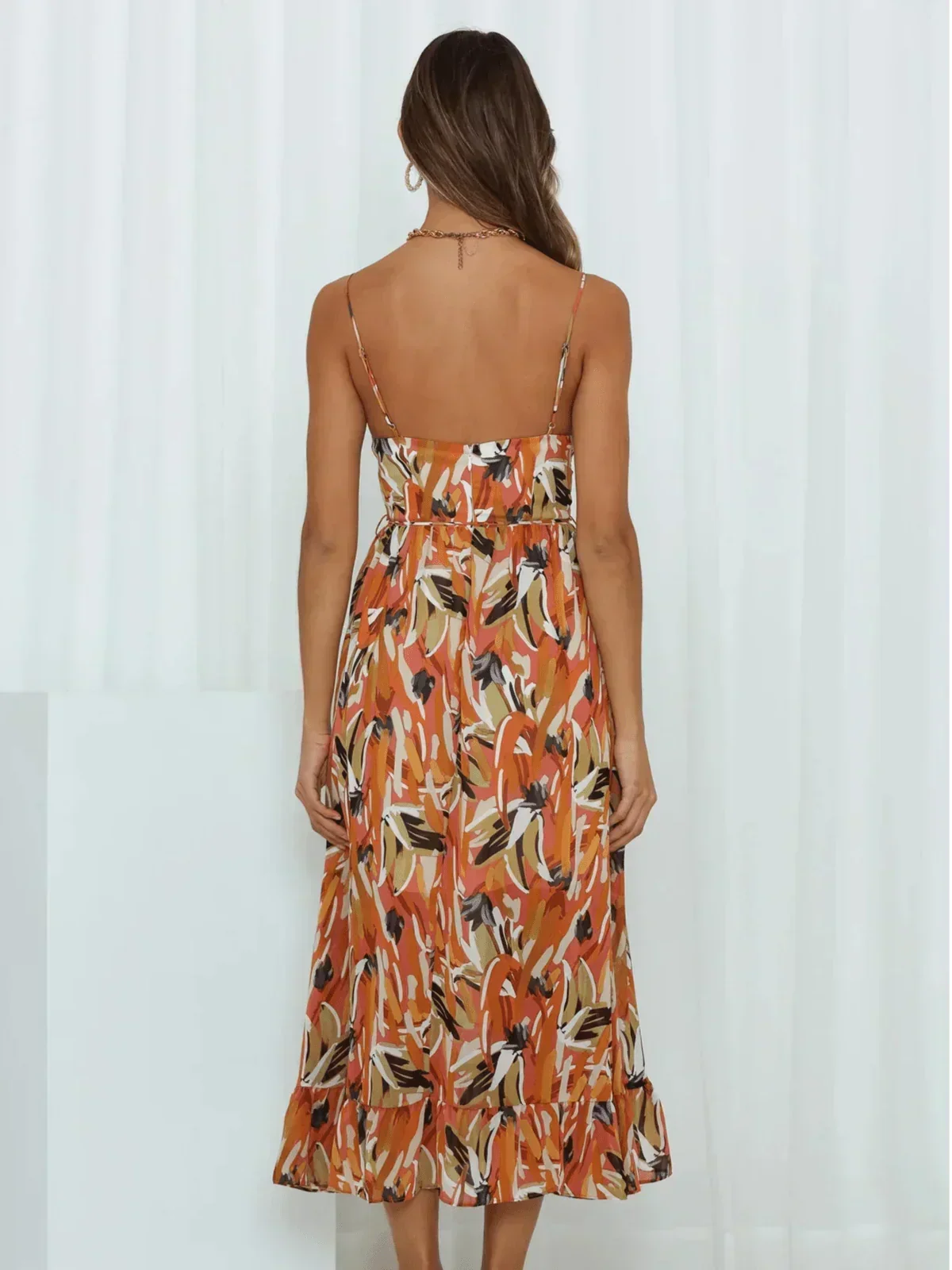Gracefully Styled Dress for Any Occasion