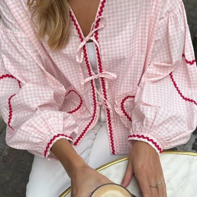 Effortlessly Elegant T-Shirt with a Timeless Design