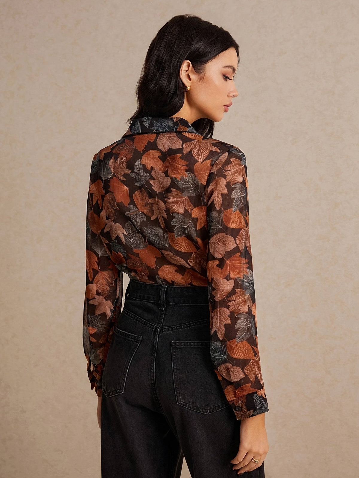 Sophisticated Blouse with a Clean Classic Look