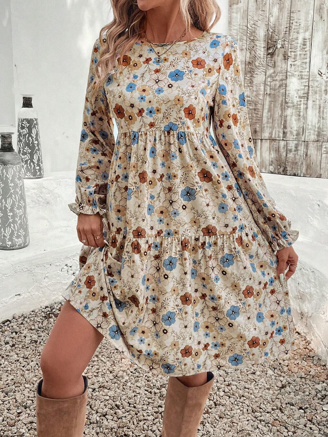 Beautifully Finished Dress in a Timeless Design