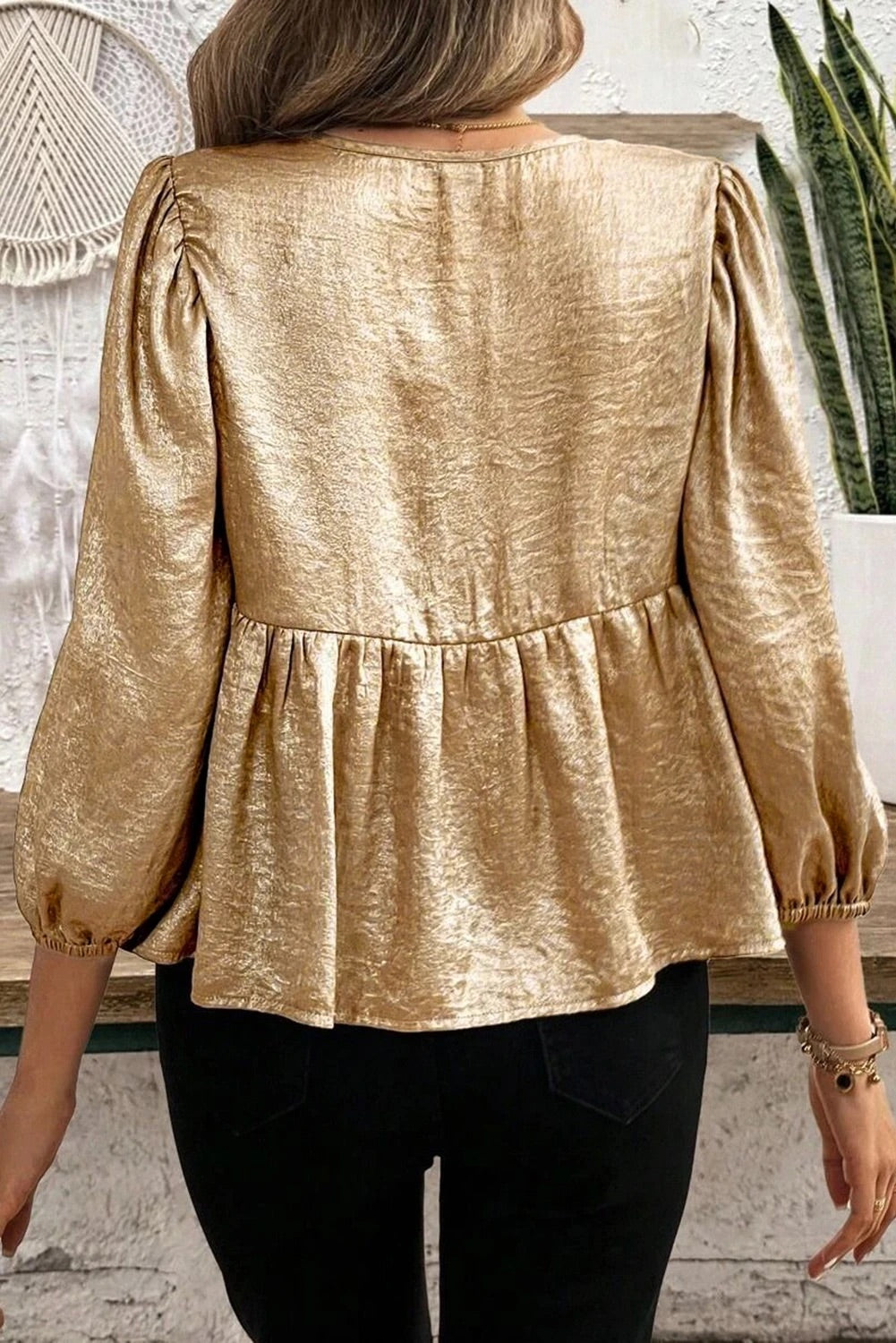 Classic Vintage Blouse with a Flattering Fit